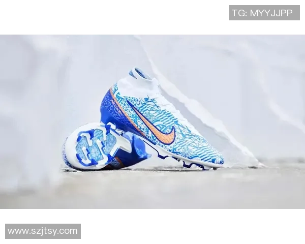 哪位知名足球巨星曾经选择穿上象征独特意义的22号战靴