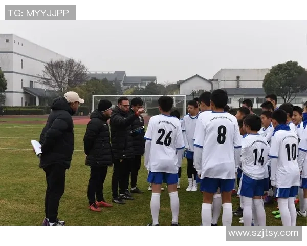 球星卡收藏热潮助推上海足球文化传承与青少年运动发展 球星卡收藏热潮助推上海足球文化传承与青少年运动发展