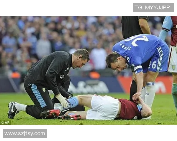 足球历史上以犯规最狠闻名的球星是谁他的暴力行为盘点 足球历史上以犯规最狠闻名的球星是谁他的暴力行为盘点